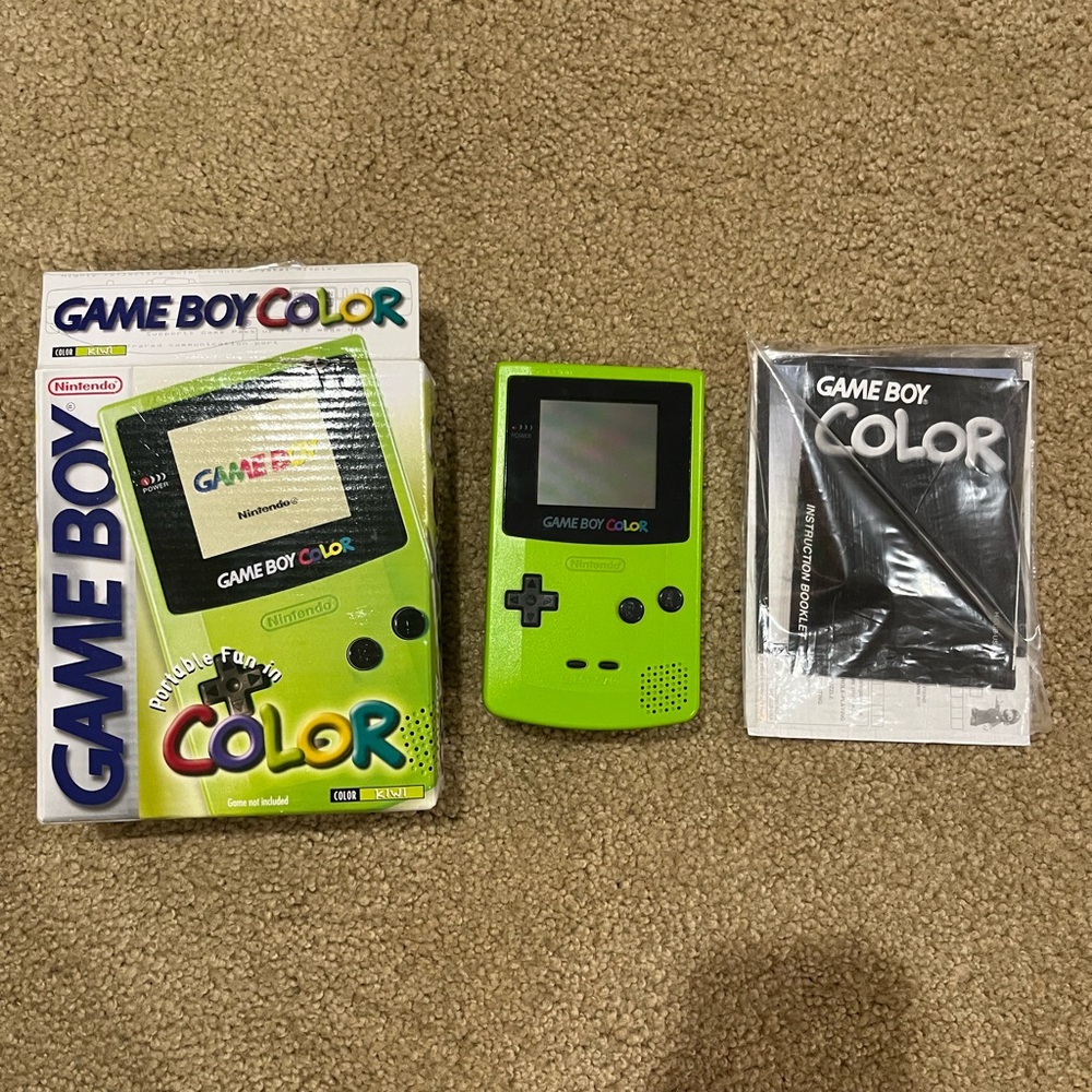 Nintendo Game Boy Color - Green with Box & 5 games